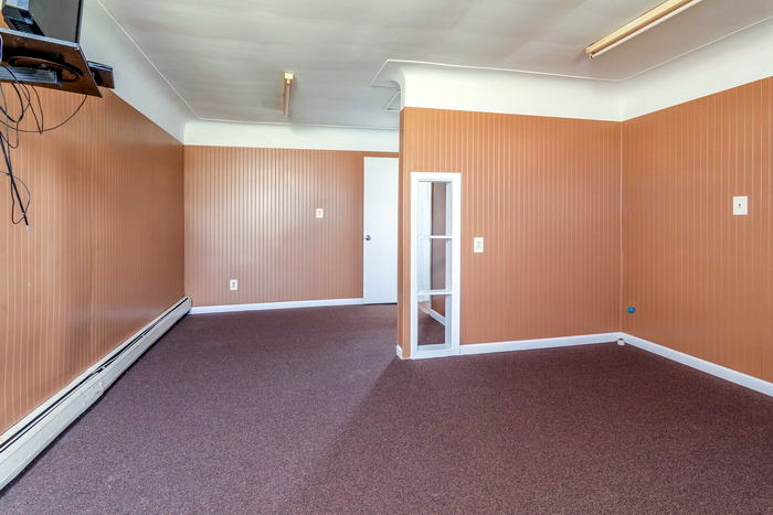 Paradise Motel - Real Estate Photos (newer photo)